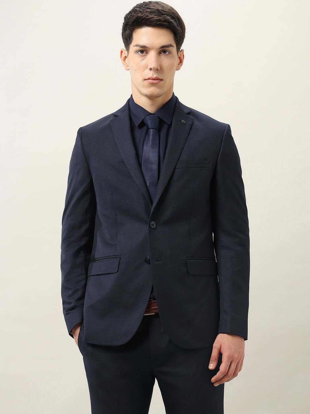 Arrow Men Self Design Single-Breasted Long Sleeves  Blazer & Trouser Suits