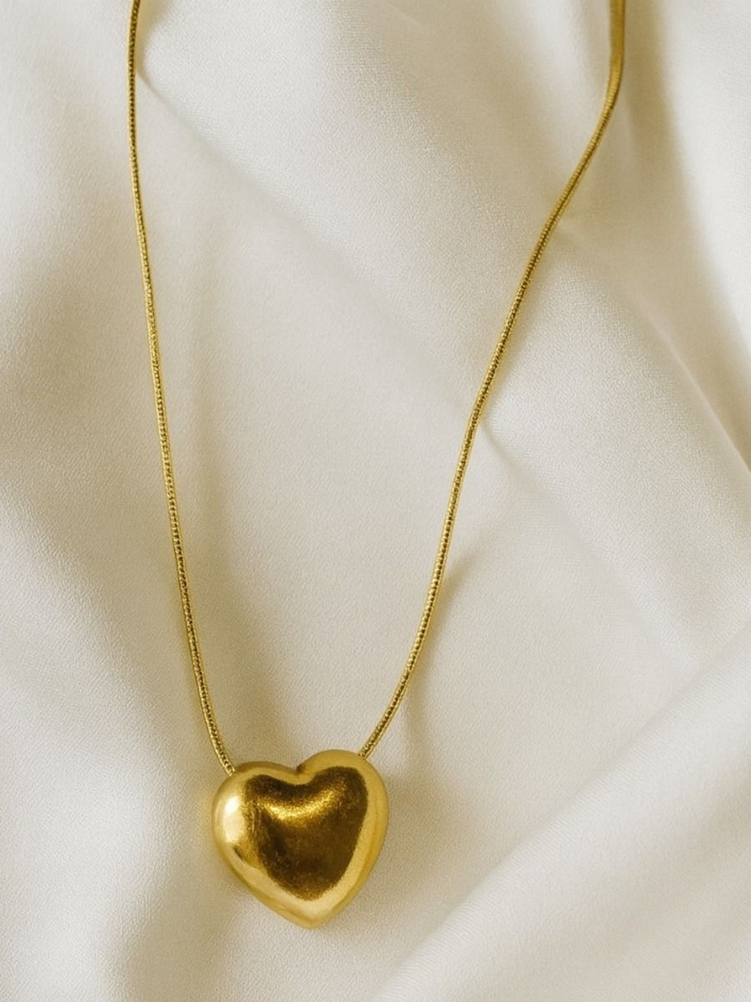 Nui Rose Gold-Plated Minimal Pendant With Chain