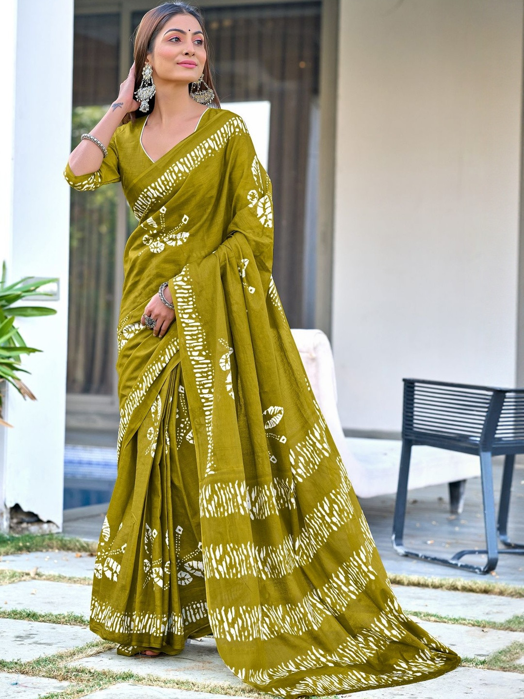 NIKATT BRINDA Batik Printed Pure Cotton Block Print Saree With Blouse Piece