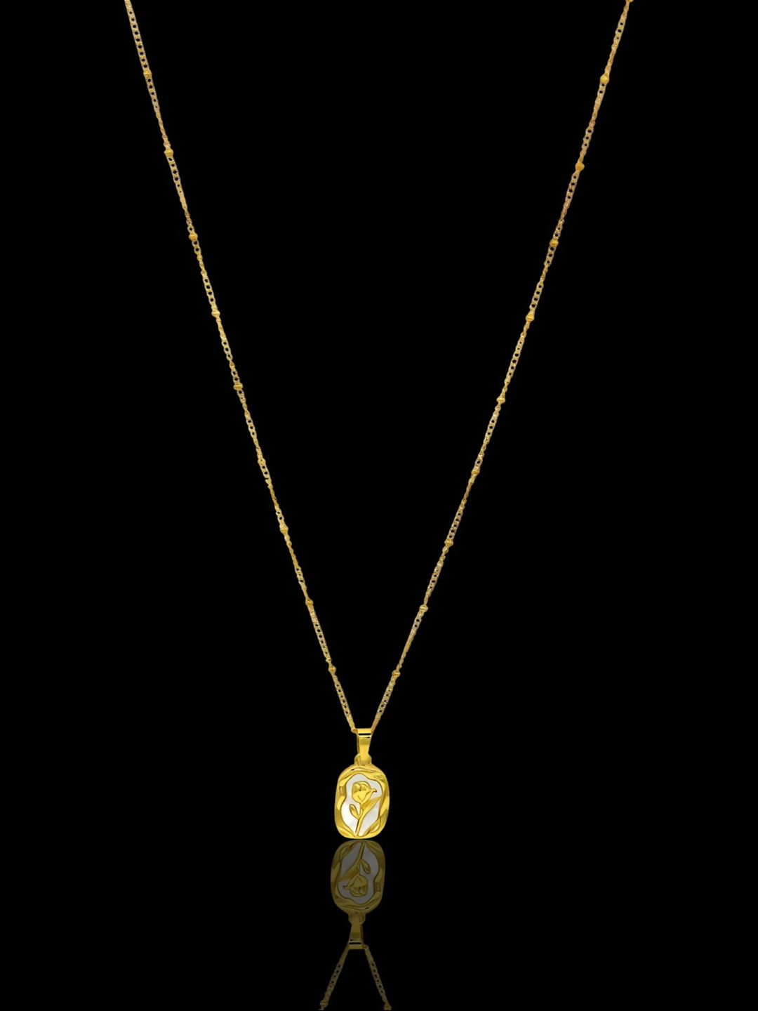 Bracotive Gold-Plated Anti Tarnish Lightweight Pendant with Chain