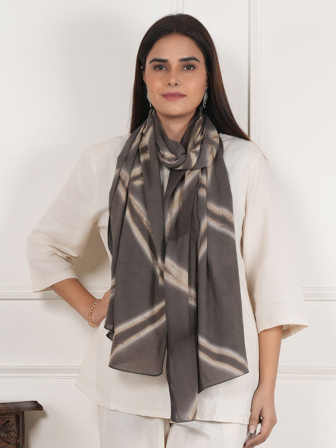 Style Shoes Women Printed Scarf with Taping Border