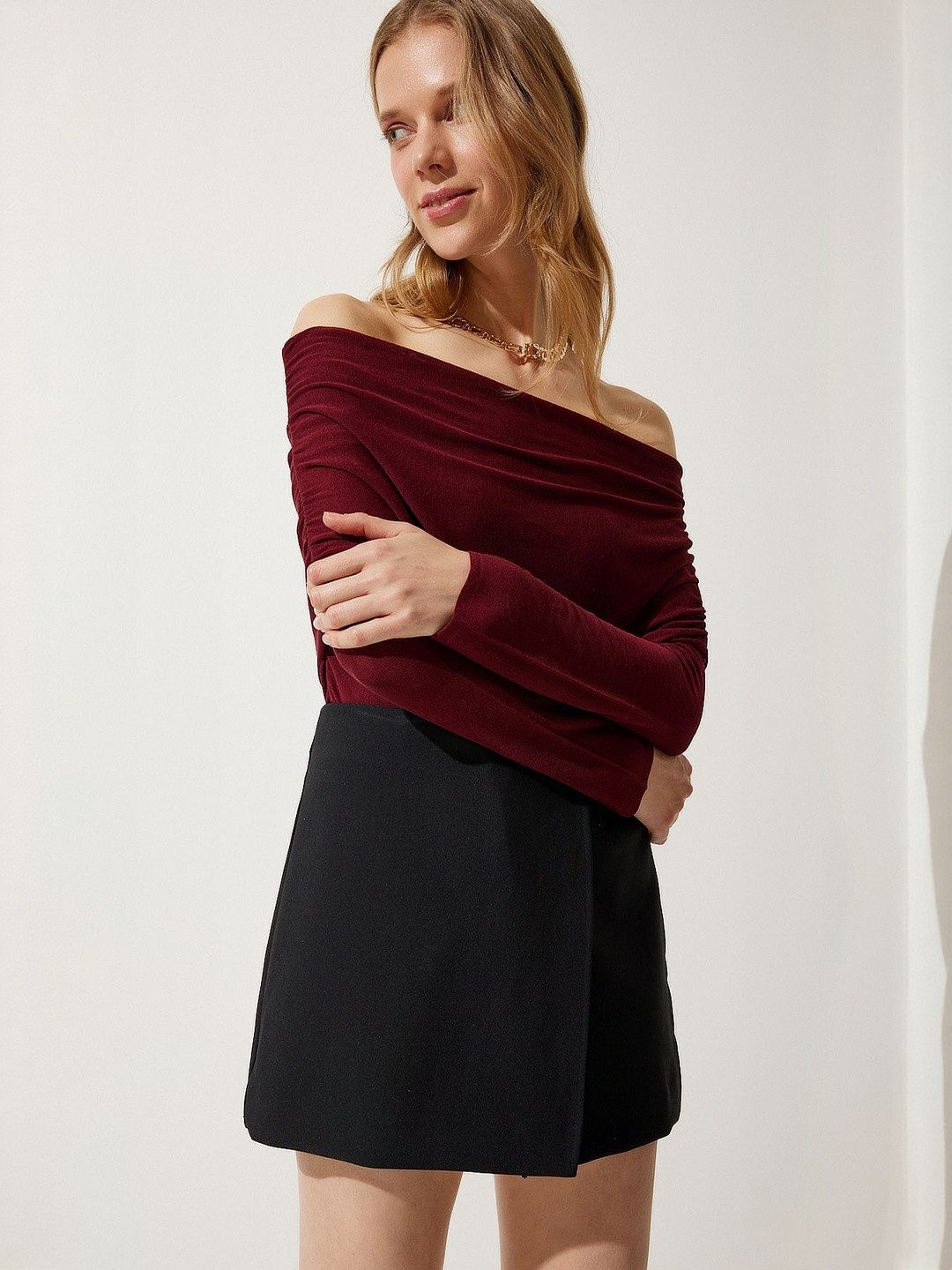 Happiness istanbul Women Off-Shoulder Ruched Gathered or Pleated Long Sleeves Regular Top