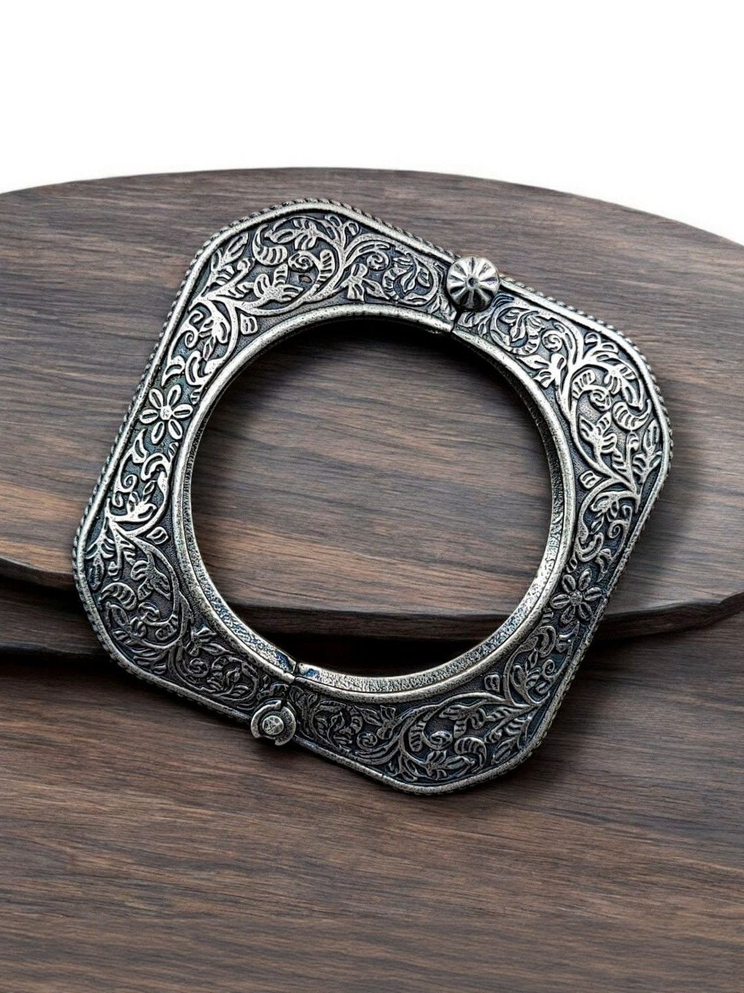 Hardin Style Silver-Plated Oxidised Bangle