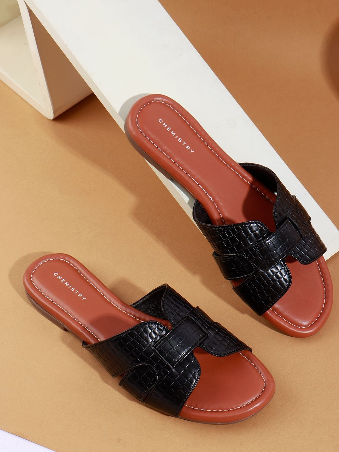 Chemistry Women Textured Open Toe Flats
