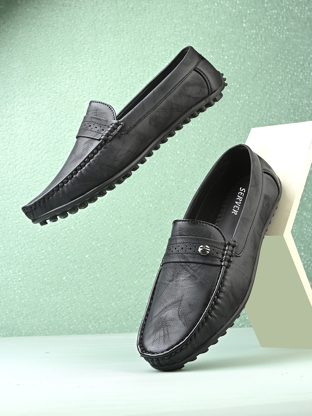 SERVER Men Solid Round Toe Lightweight Loafers