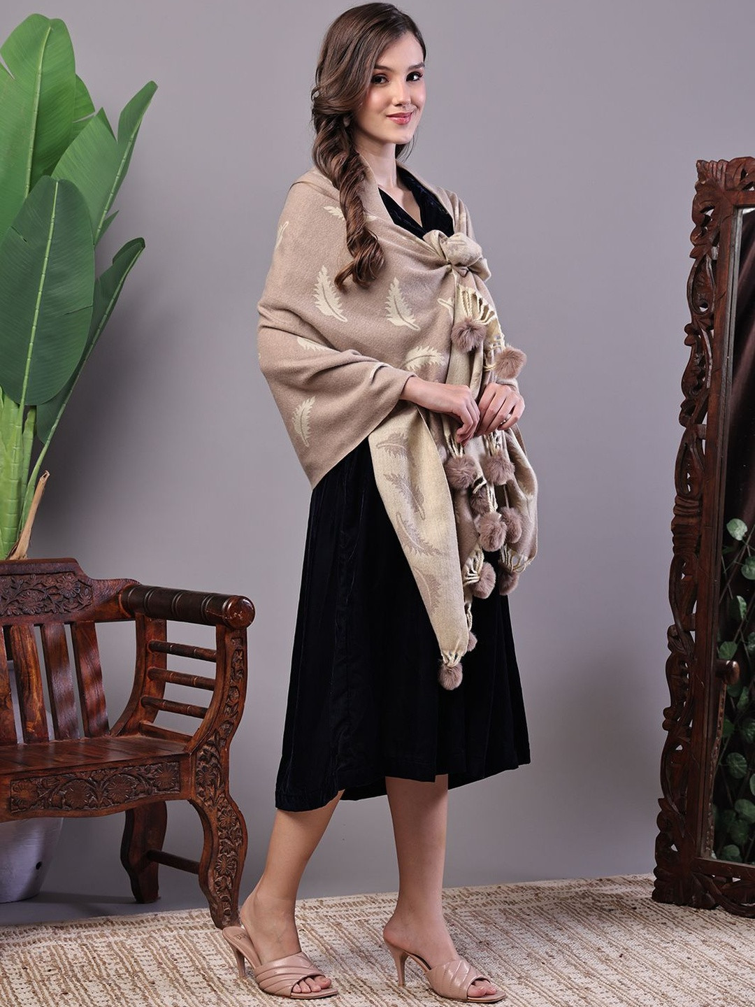 ELLIS Floral Printed Stole with Tasselled Border