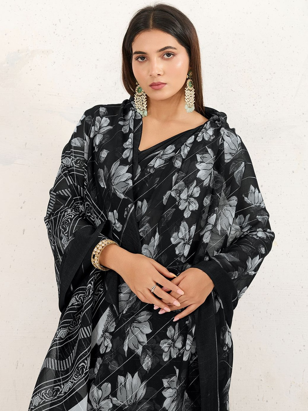 100 Dreams Floral Zari Poly Georgette Designer Saree