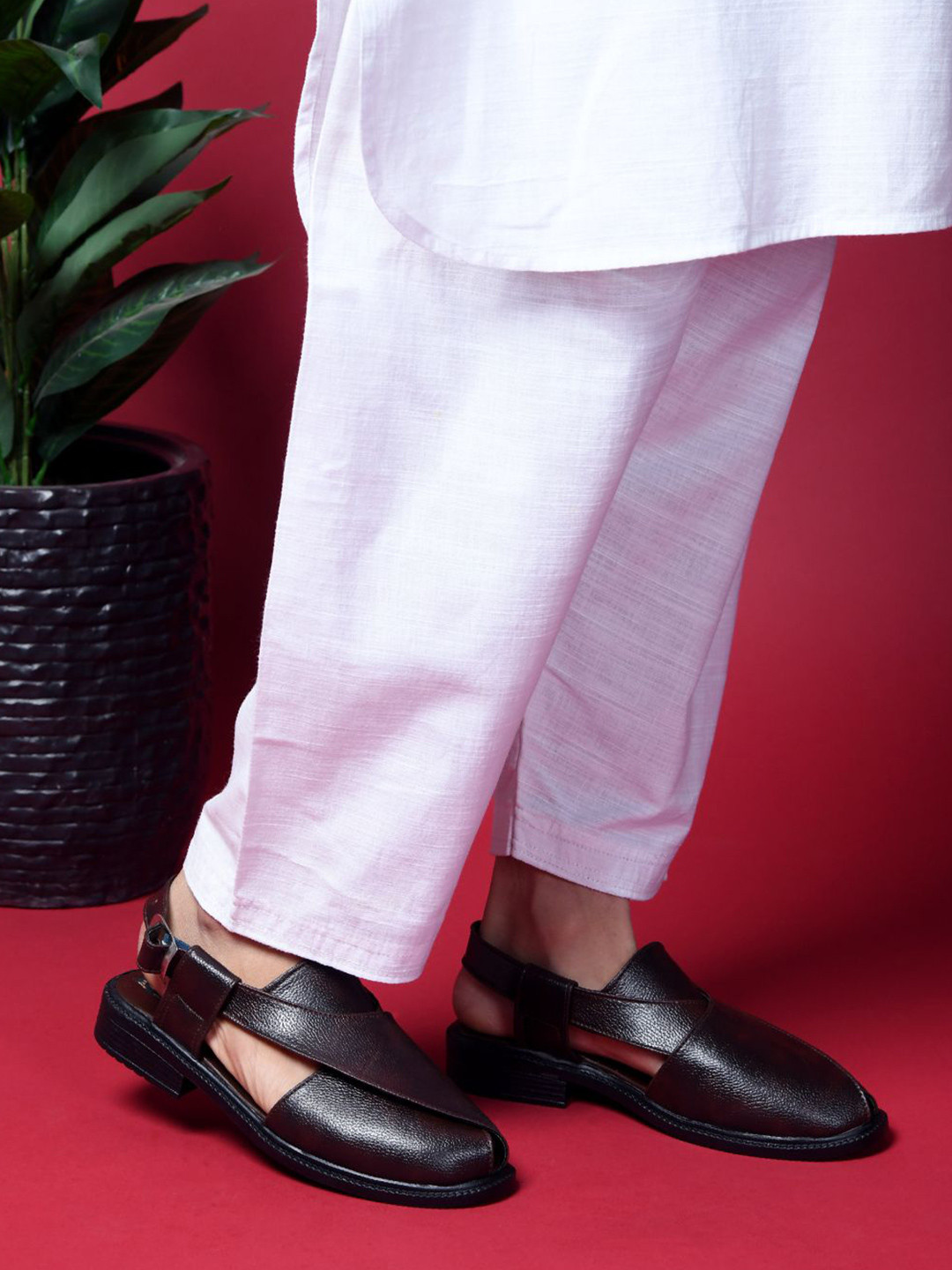 STEPHORN Men Buckle Fastening 3D Fit Shoe-Style Sandal