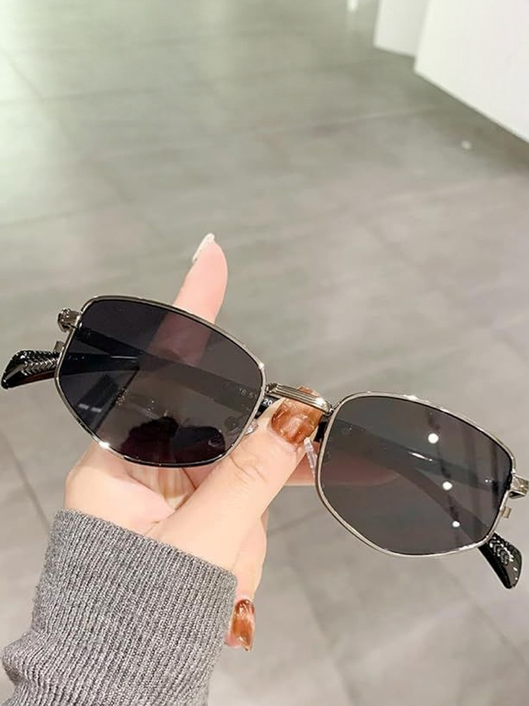 Arzonai Unisex Full Rim Sunglasses MA-98020-SILVER-BLACK-F