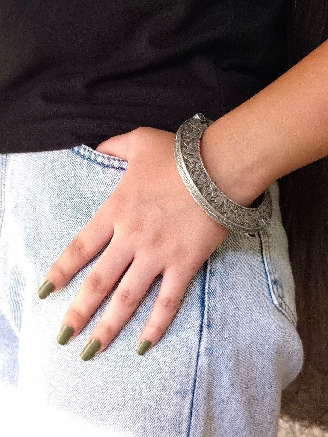 Hardin Style Silver-Plated Oxidized Openable Traditional Floral Art Bangle