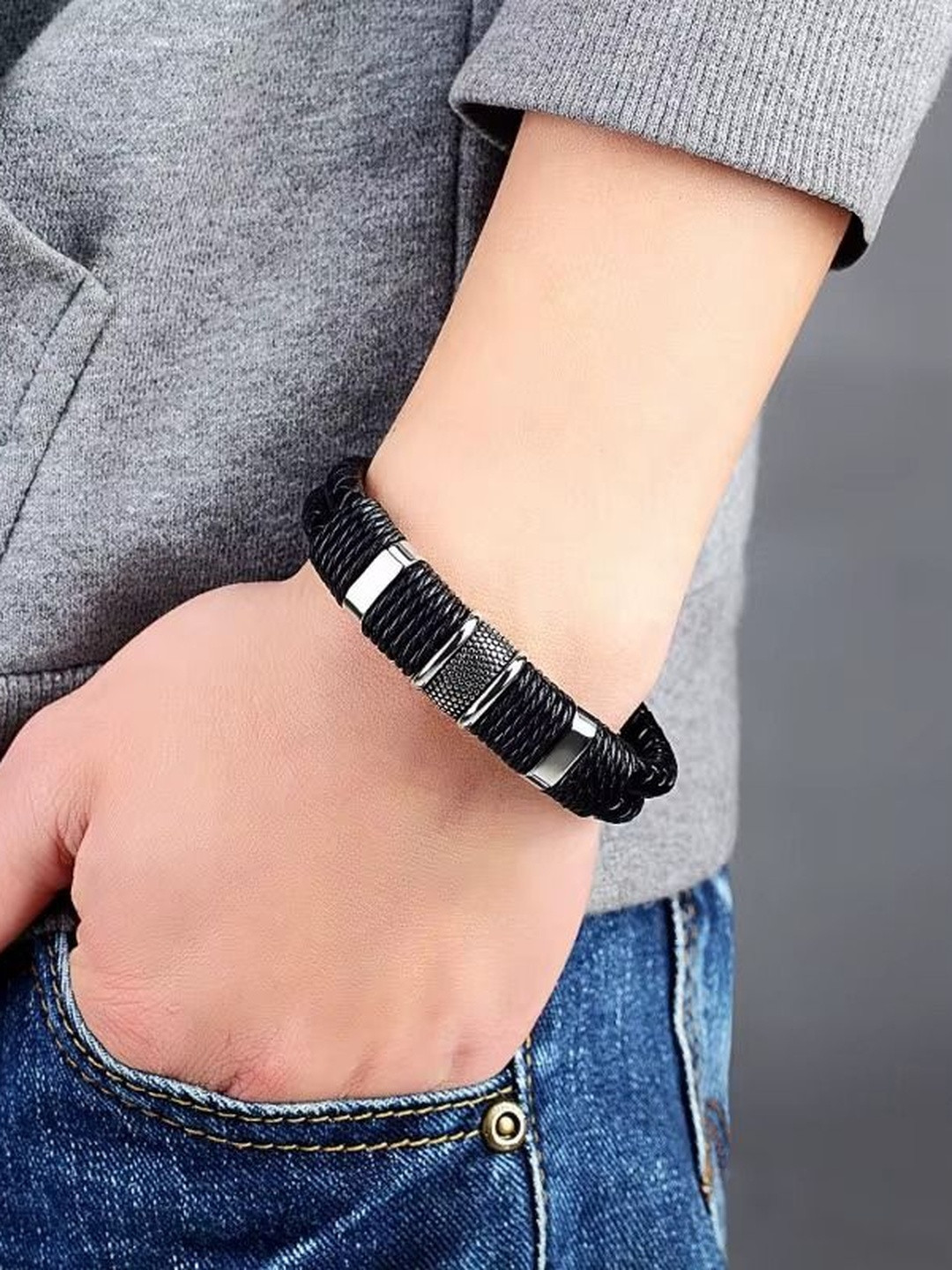 UNIVERSITY TRENDZ Leather Wraparound Bracelet