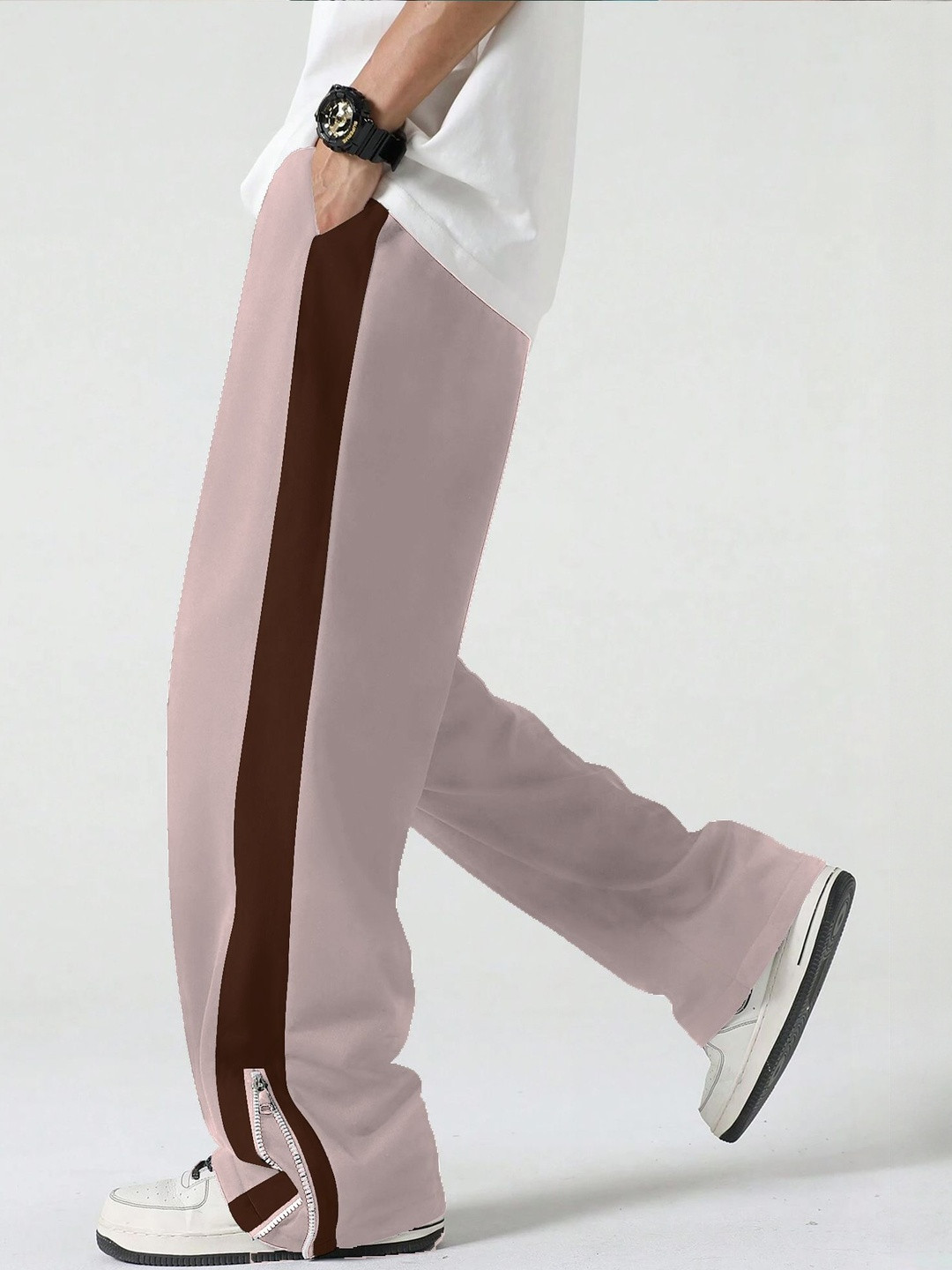 JUMPCUTS Men Mid Rise Colourblocked Baggy Fit Bottom Zipper Track Pants