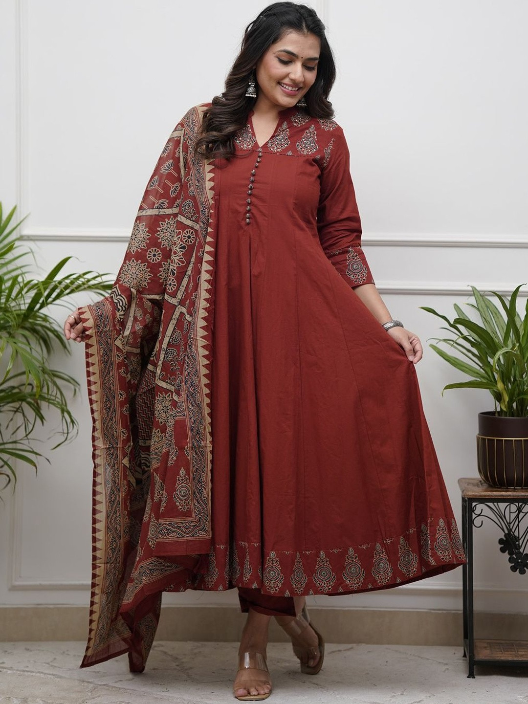 DIVASTRI Women Ethnic Motifs Printed Panelled Kurta with Trousers & With Dupatta