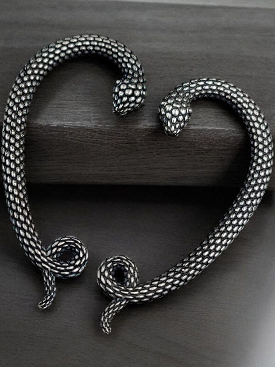 Hardin Style German Silver-Plated Animal Shaped Oxidised Ear Cuff