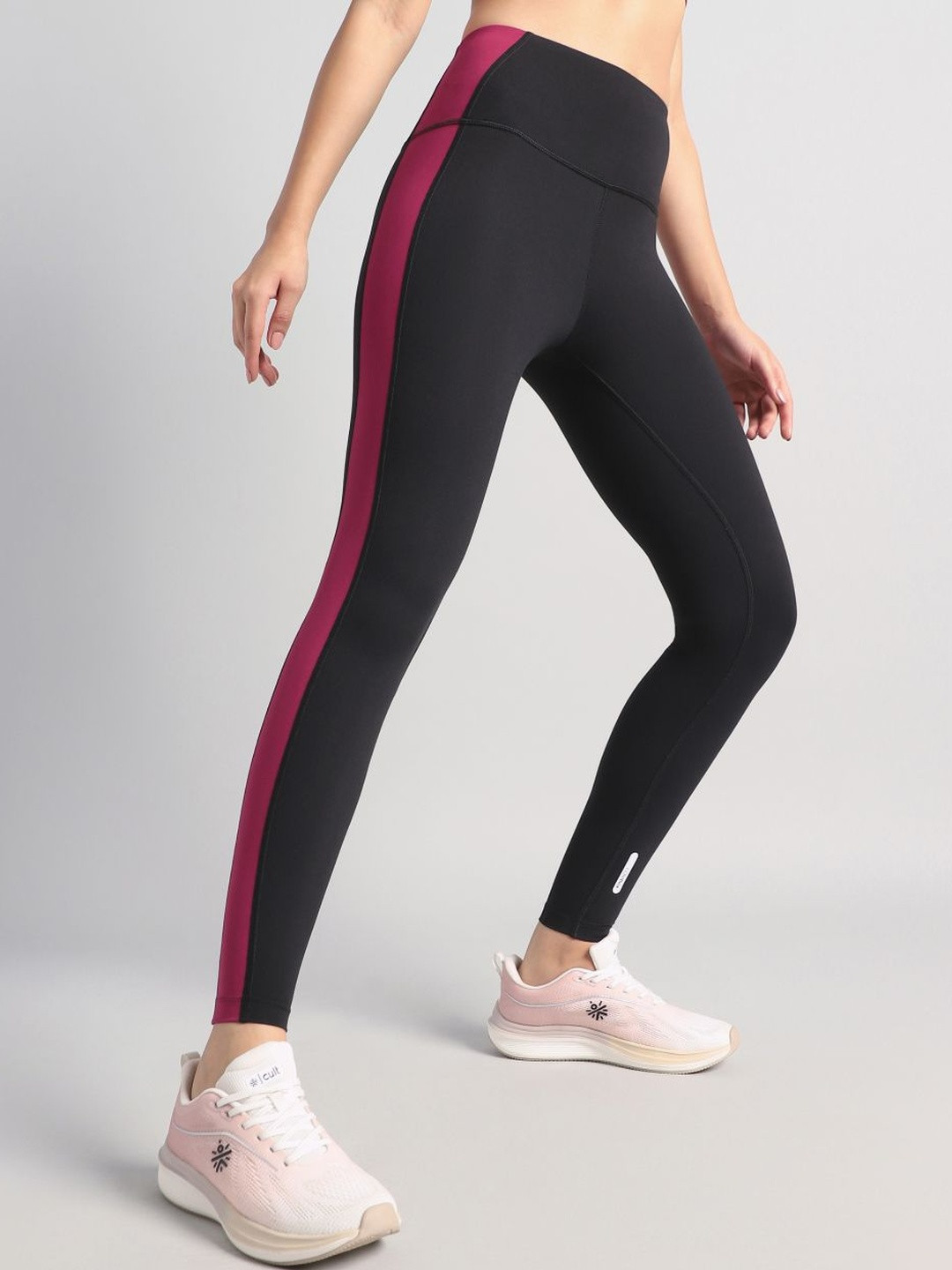 CULT Women's Black Transform COMFlex Tights