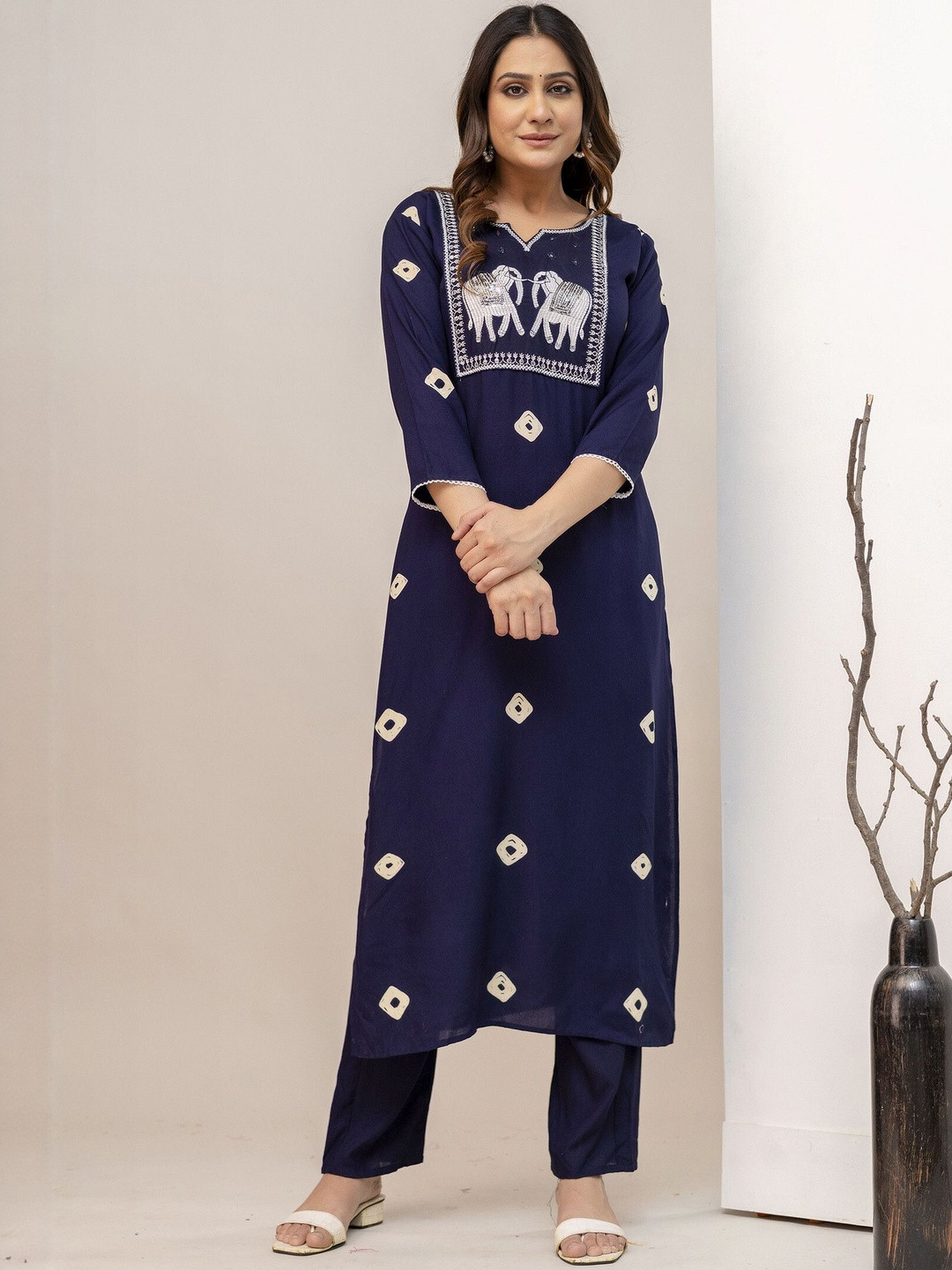 shoecom Womens Navy Blue Embroidered Kurta Set