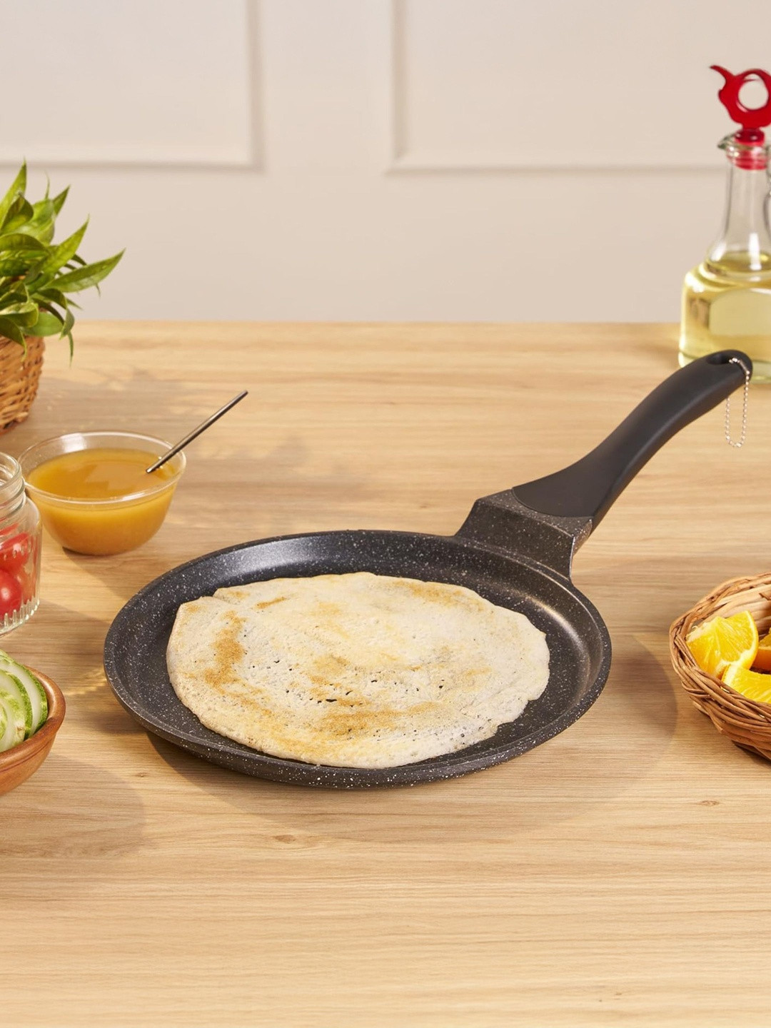 HOMEESSENTIALS Black Easy to Clean Non-Stick Induction Compatible Tawa