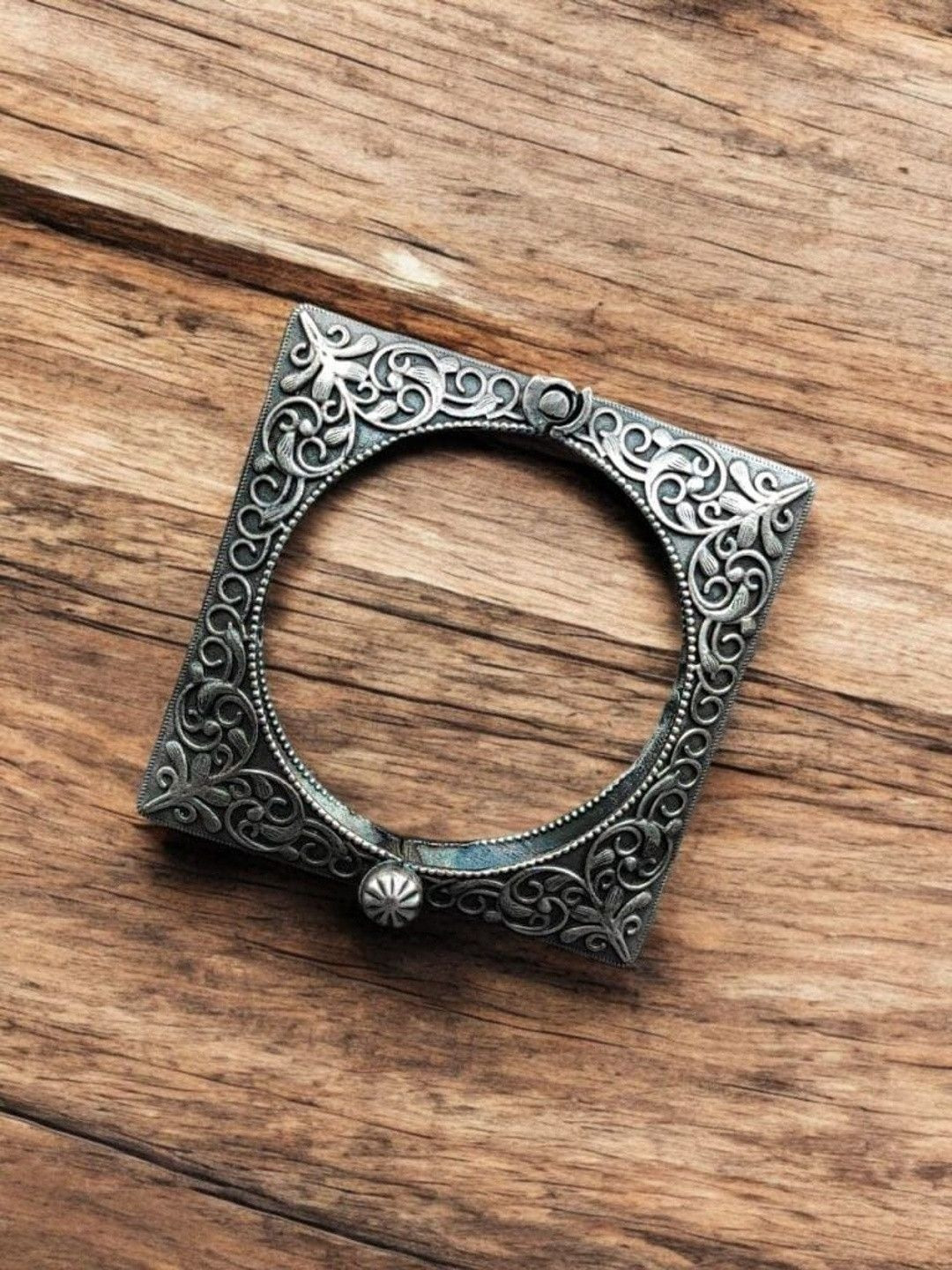 Hardin Style Silver-Plated Replica Unique Design Bangle