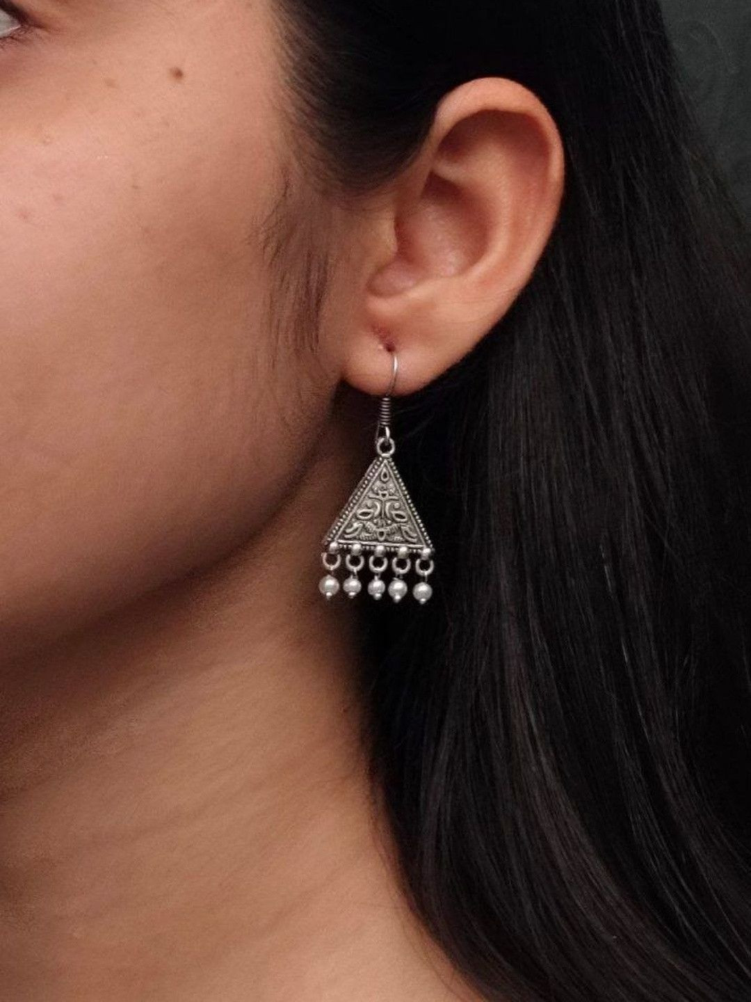 Hardin Style German Silver-Plated Pearls Beaded Triangular Shaped Oxidised Studs