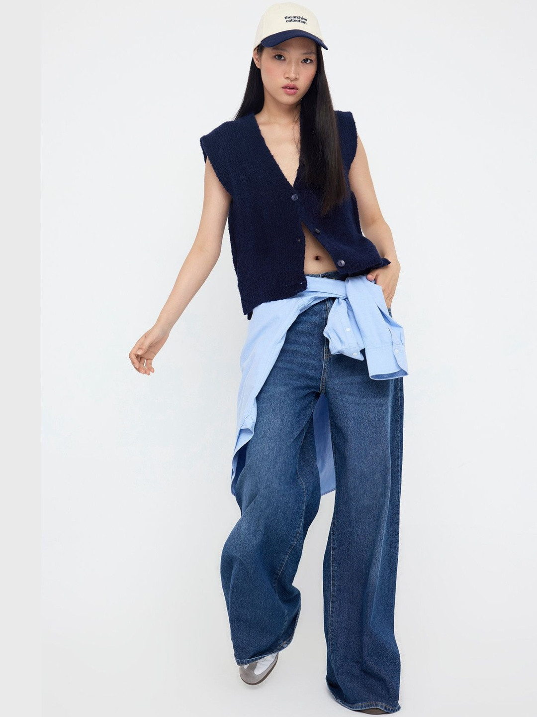 Trendyol Women V-Neck Sleeveless Knitted Top