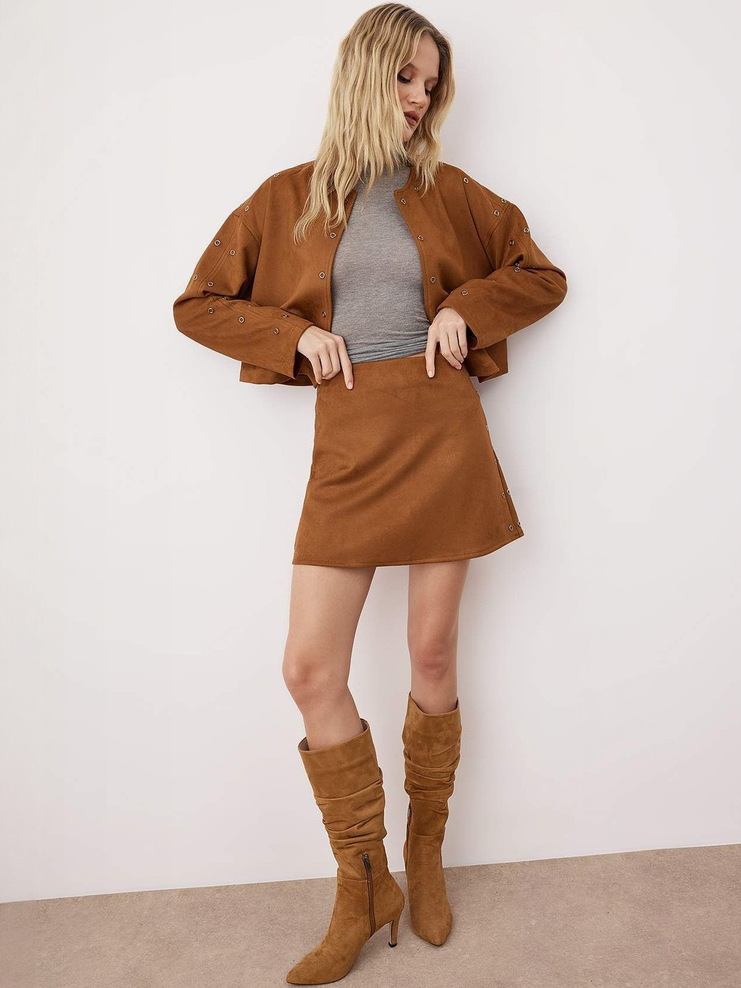 Trendyol Women Solid A-Line Mini Skirt with Zip Closure