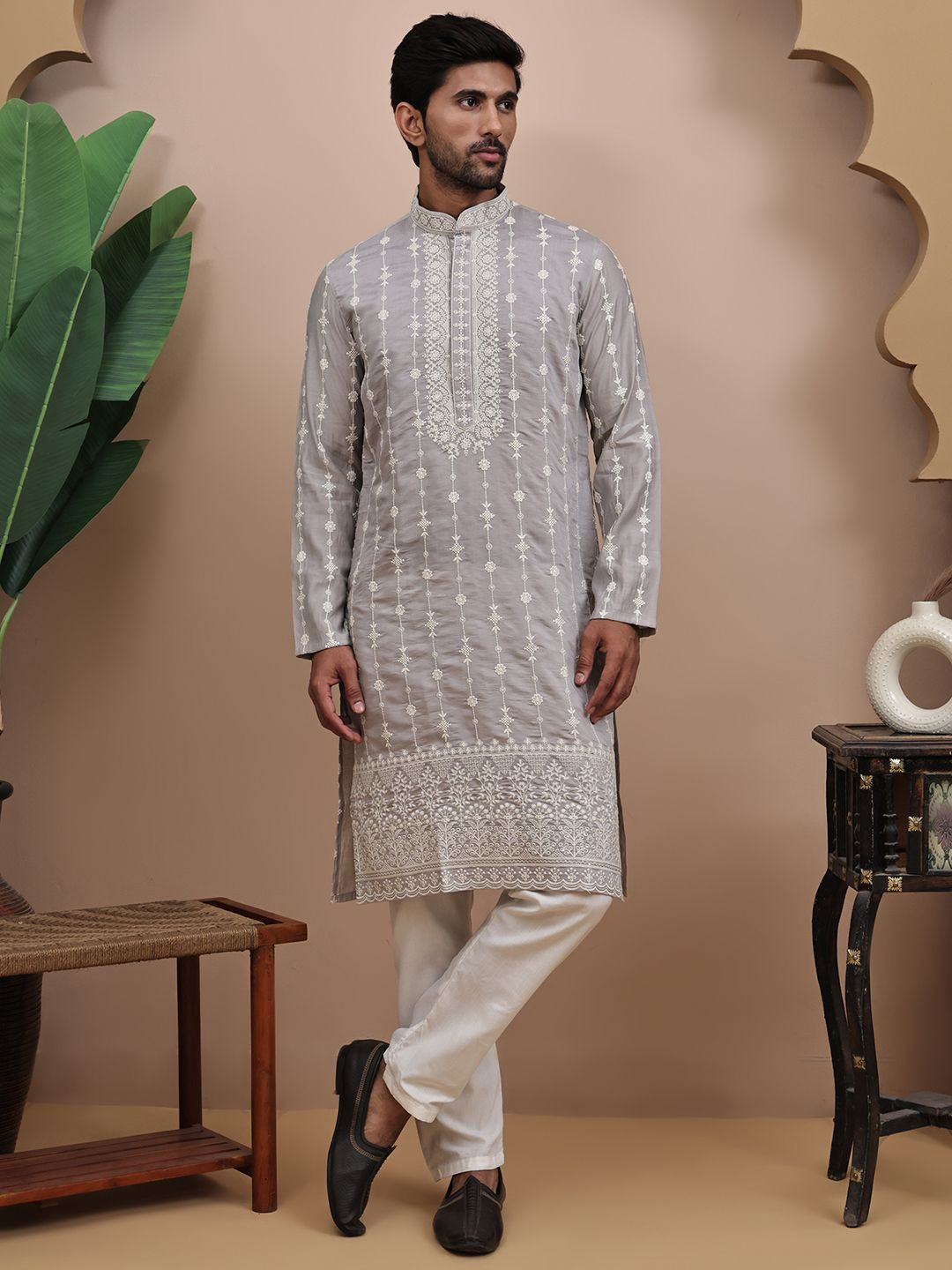 RANGKALP Men Light Grey Geometric Embroidered Thread Work Kurta