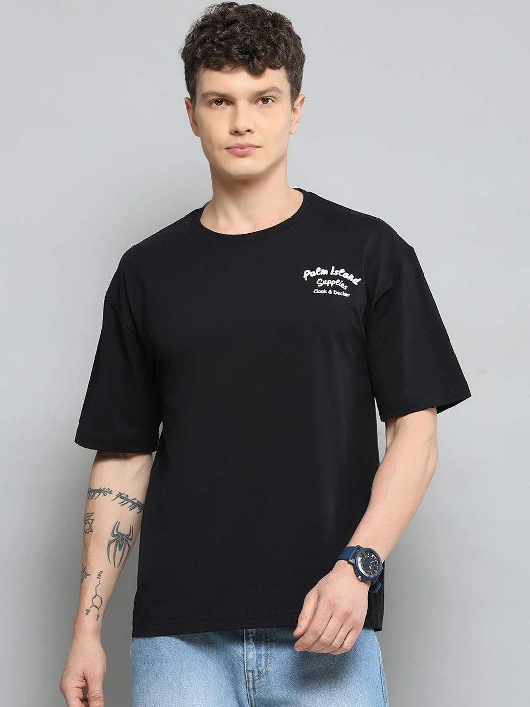 Cloak & Decker Men Printed Drop-Shoulder Sleeves T-shirt