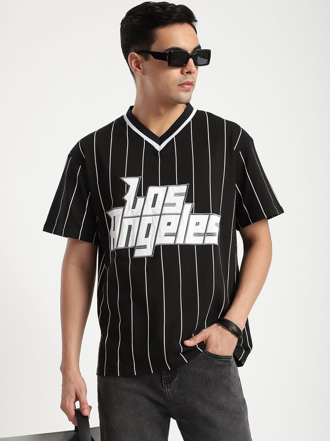 R&B Men Printed V-Neck T-shirt