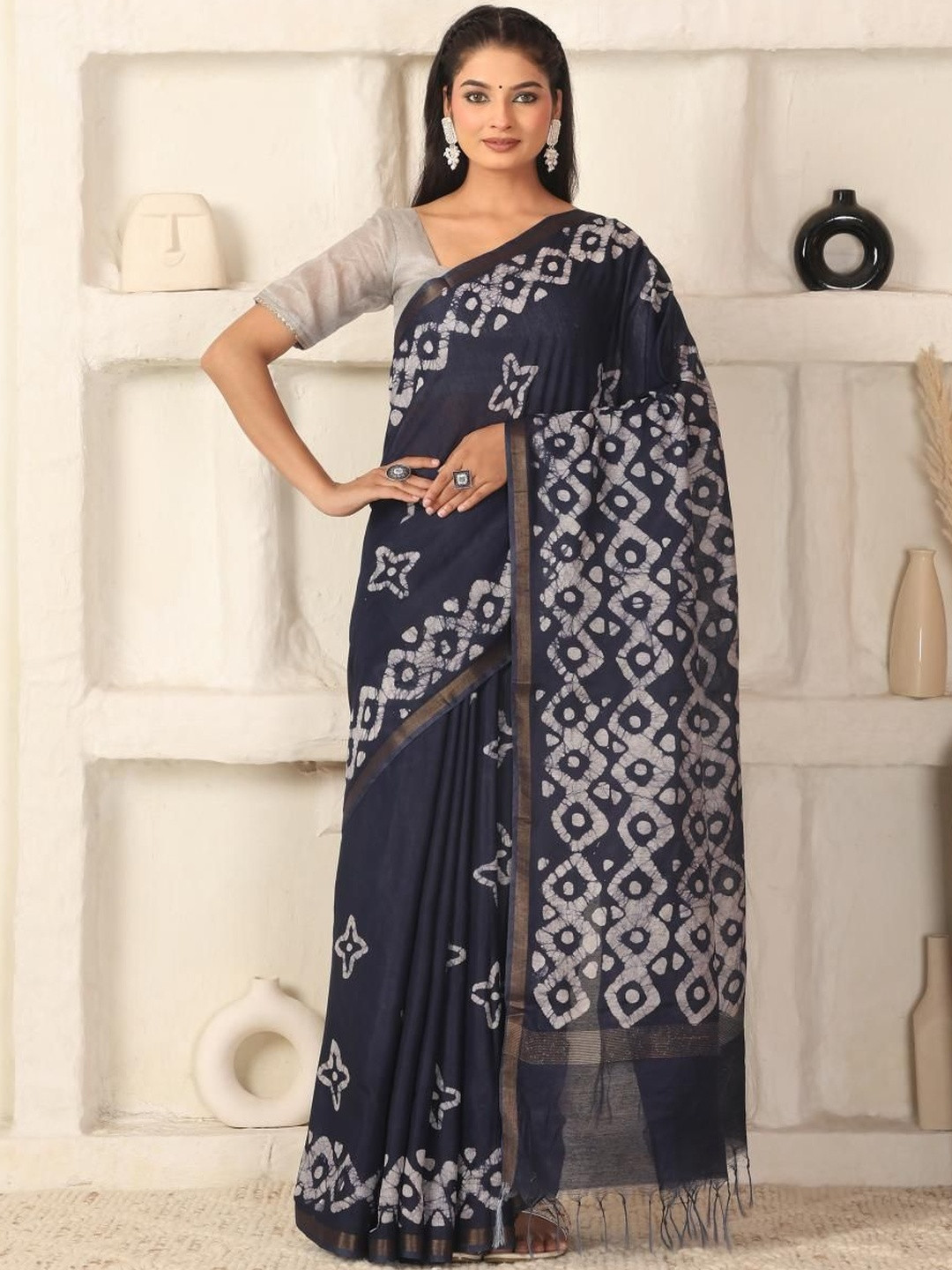 HAIDER ALI AND SONS Zari Border Batik Saree With Unstitched Blouse Piece