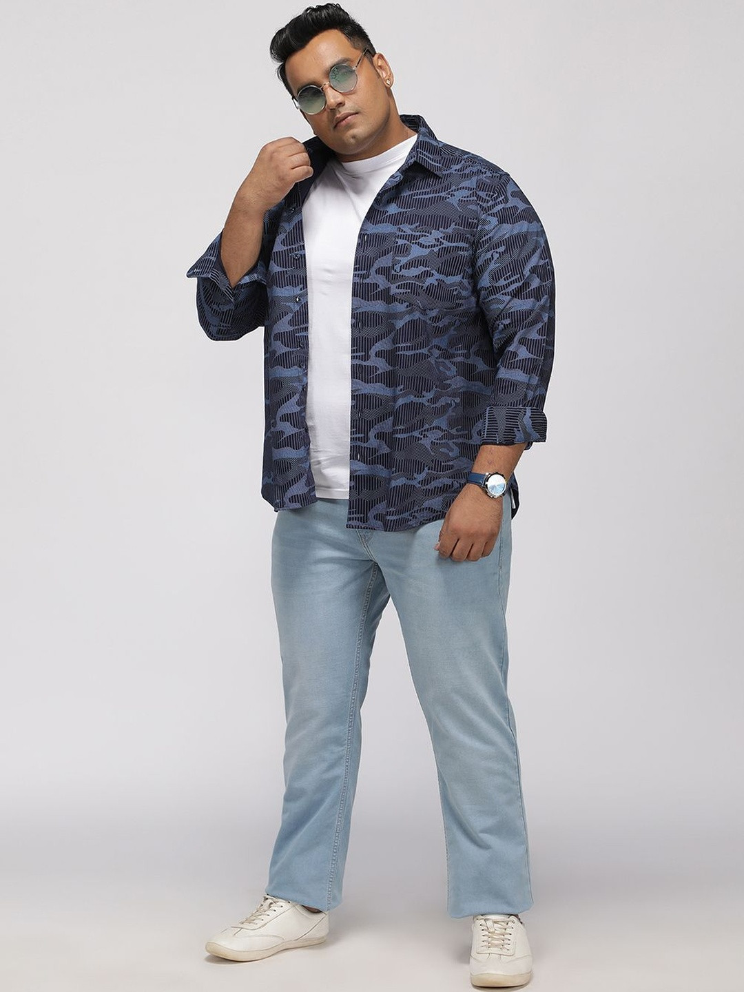 Big Hello - The Plus Life Men Plus Size Regular Fit Mid-Rise Light Fade Jeans