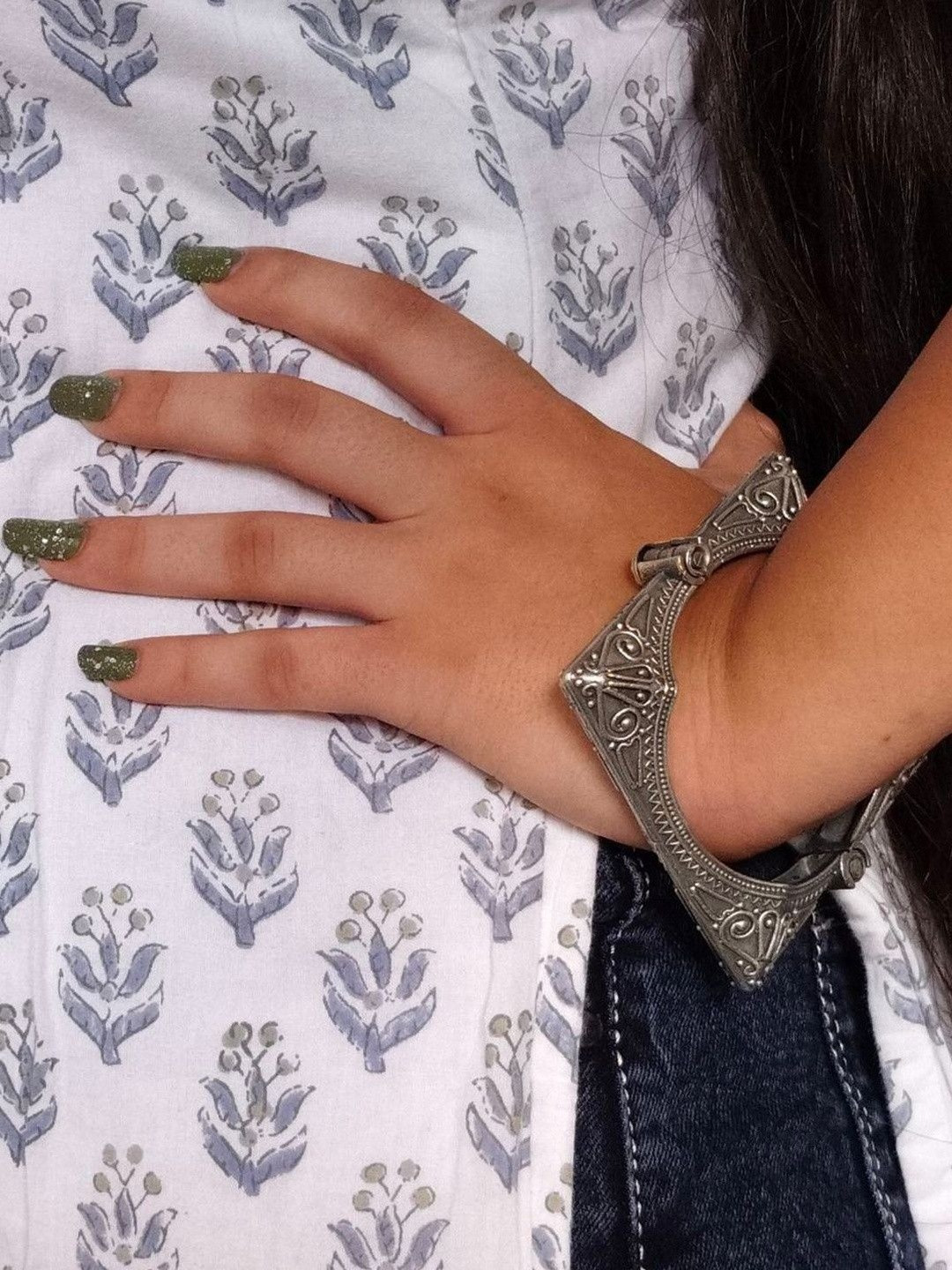 Hardin Style Silver-Plated Replica Openable Bangle