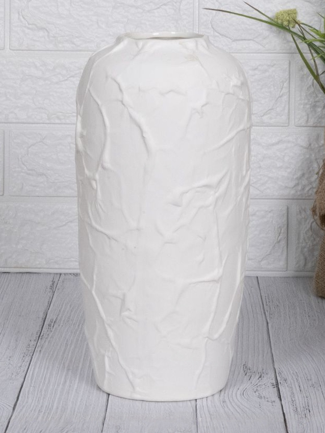 AARVI DECOR STUDIO White Matte-Textured Decorative Ceramic Light Vase
