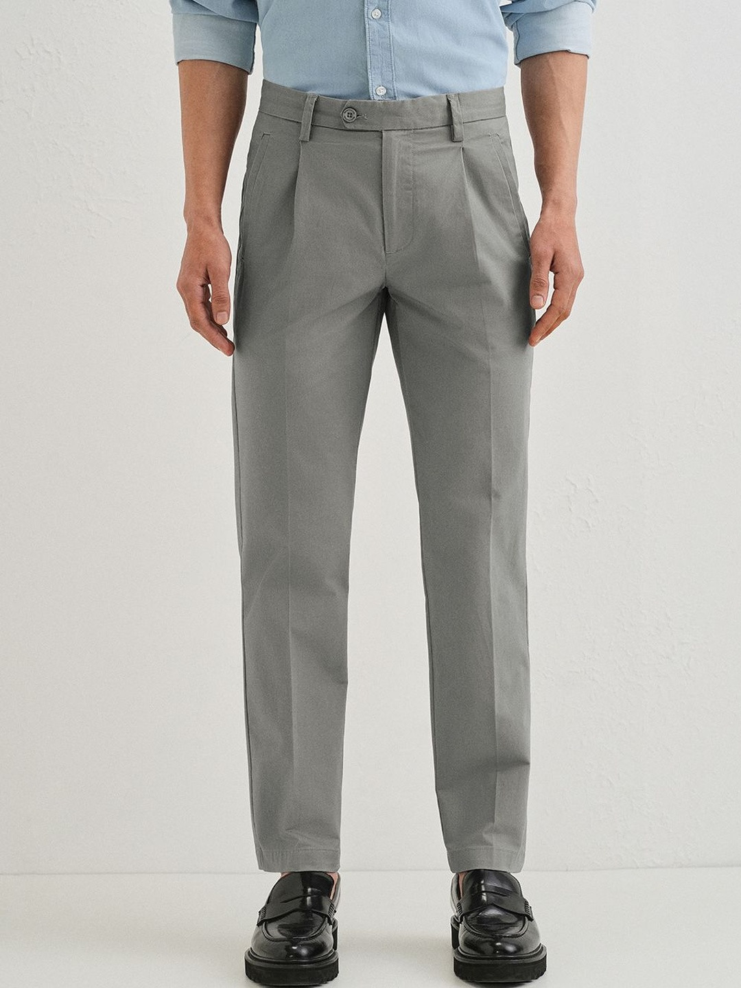 Banana Club Men Tapered Fit Pleated Chinos Trousers