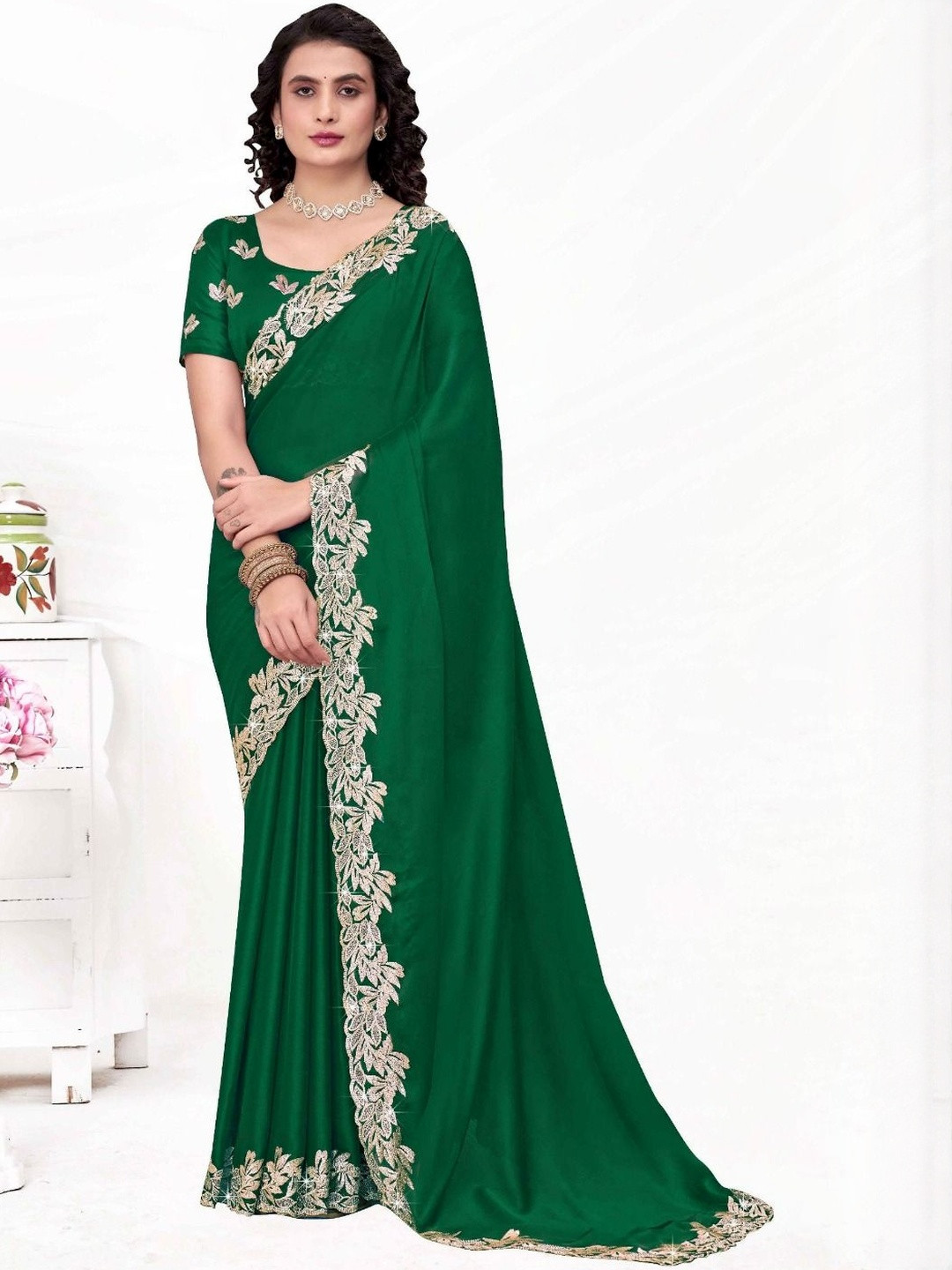 MODEHEAVEN Ethnic Motifs Embroidered Saree with Blouse Piece