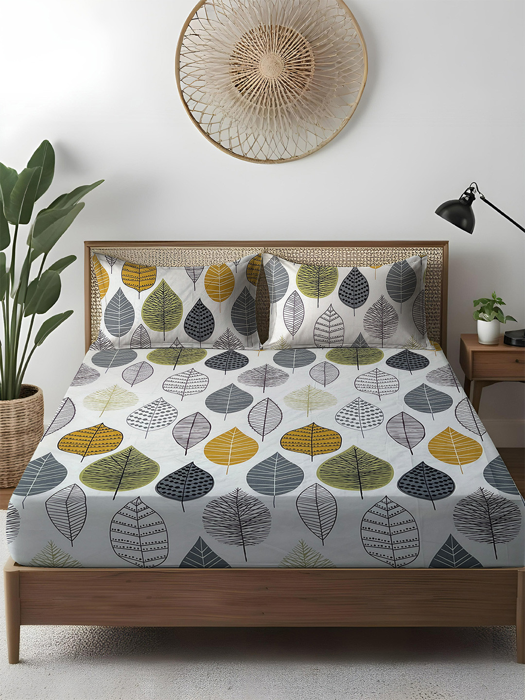 WEAVE AND DECOR White & Grey Printed 300TC Cotton Double King Bedsheet Set 1.98 m x 1.82 m