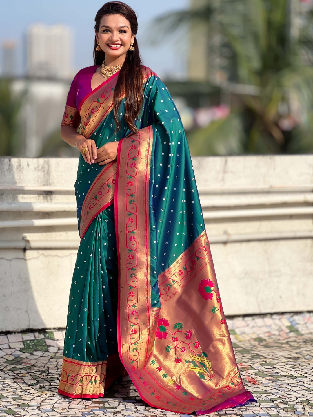 ELITE WEAVES Bandhni Paithani Woven Zari Handloom Silk Blend Saree