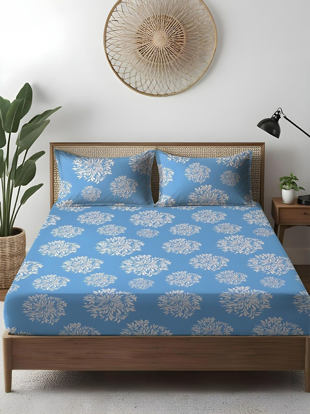 WEAVE AND DECOR Blue & White Floral 300 TC Bedsheet with 2 Pillow Covers