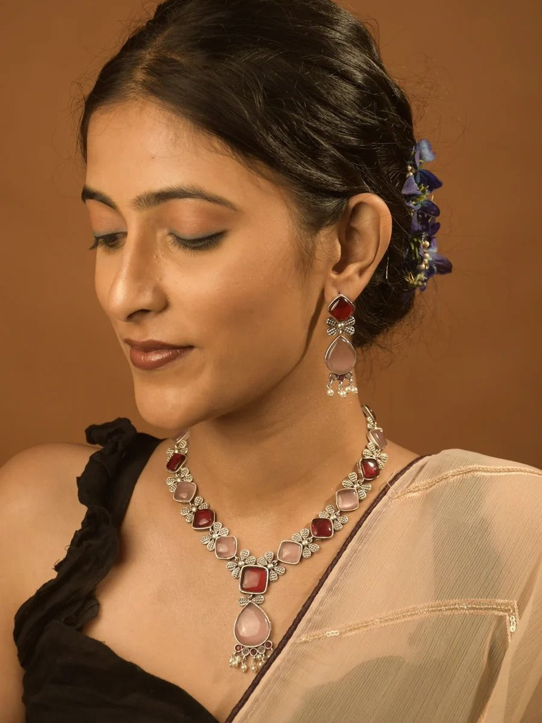 NAMAN ARTS Stone-Studded & Beaded Jewellery Set
