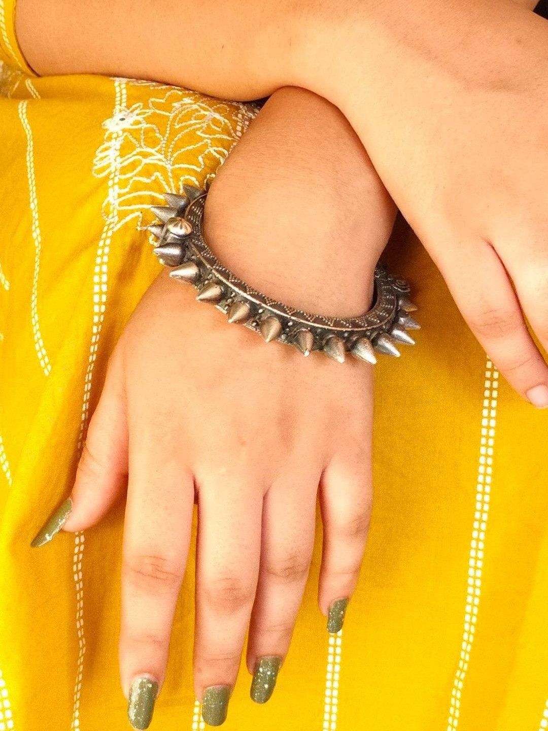 Hardin Style Silver-Plated Spike Design Bangle