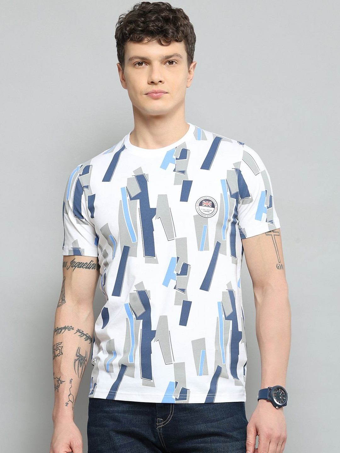 Cloak & Decker Men Printed Slim Fit T-shirt