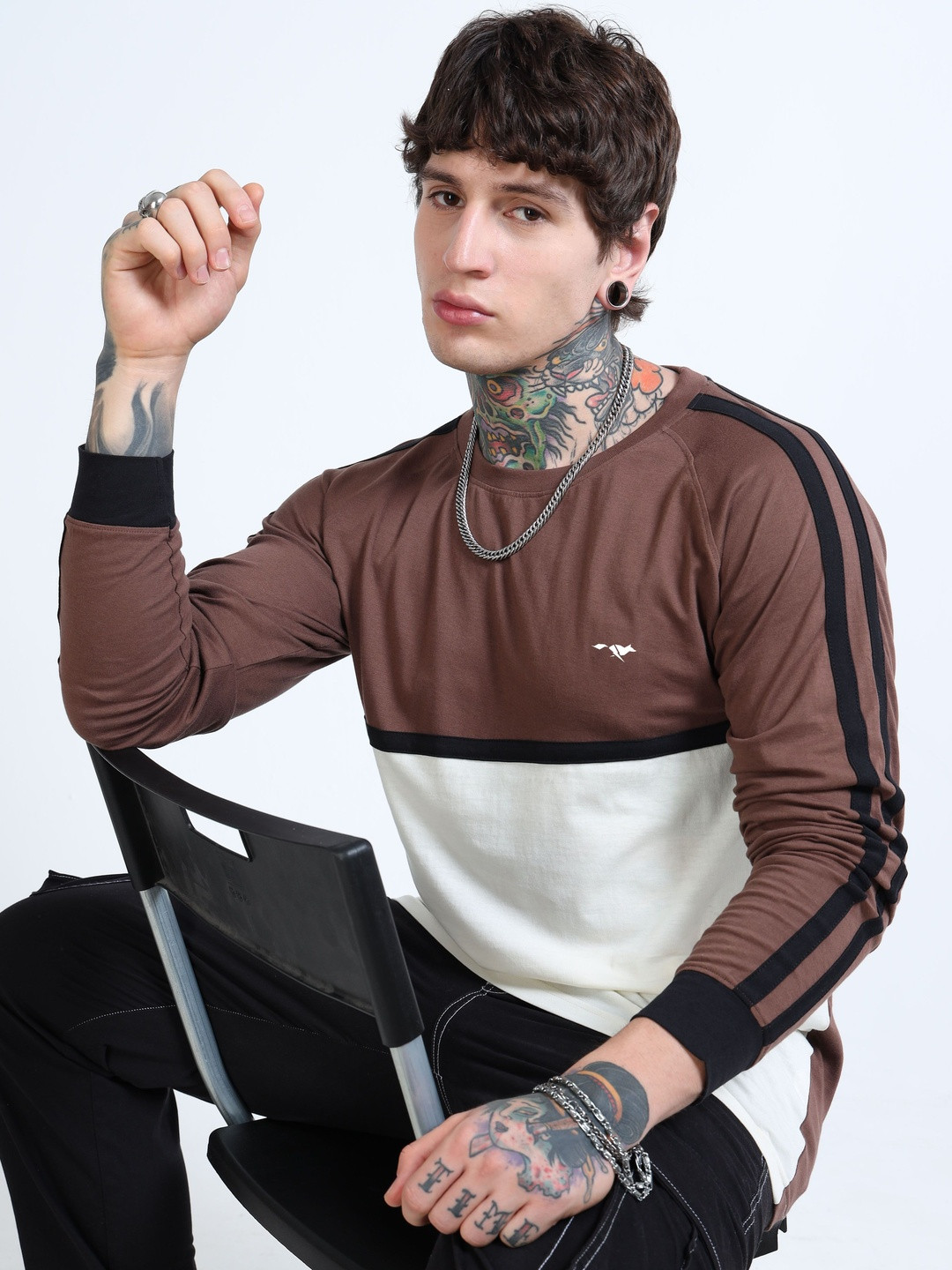 FROSEN FOX Men Colourblocked Pockets T-shirt