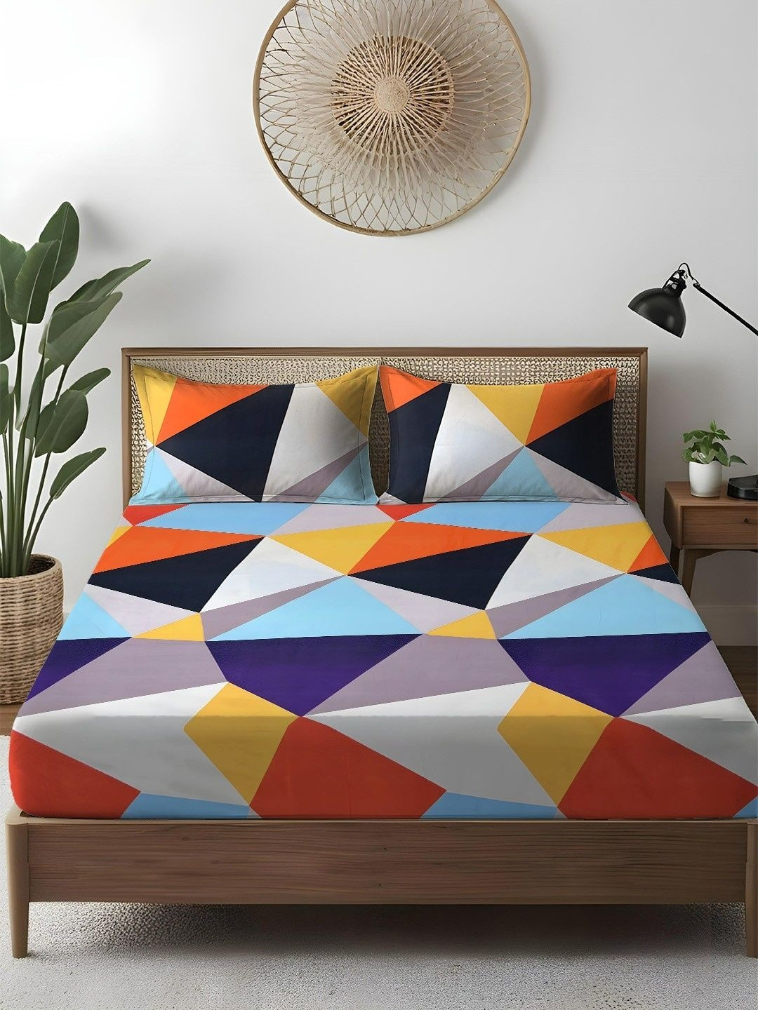 WEAVE AND DECOR Red & White Geometric 300 TC Bedsheet with 2 Pillow Covers