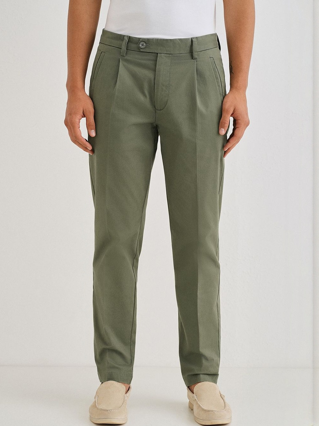 Banana Club Men Green Plain Pleated Chinos
