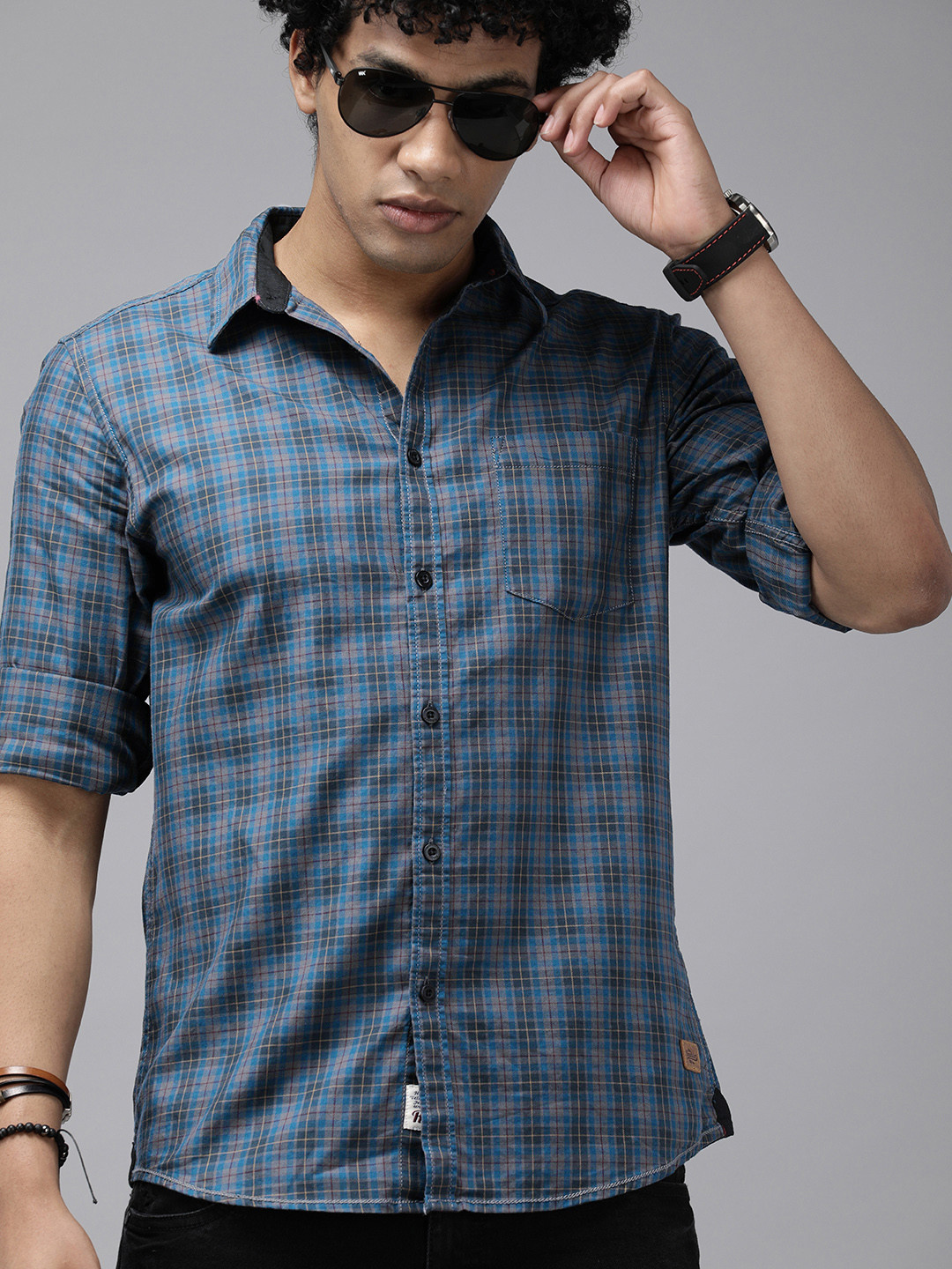 Roadster Men Grey And Blue Checked Regular Fit Pure Cotton Sustainable Casual Shirt