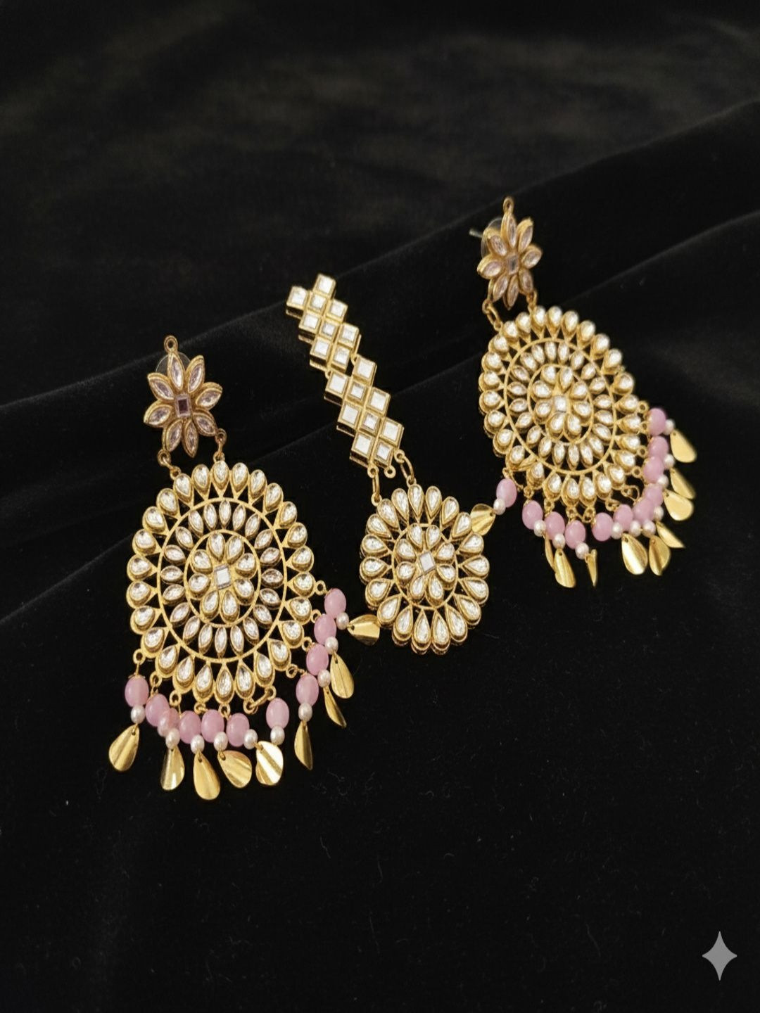 Queen Art  Kundan-Studded & Beaded Jewellery Set
