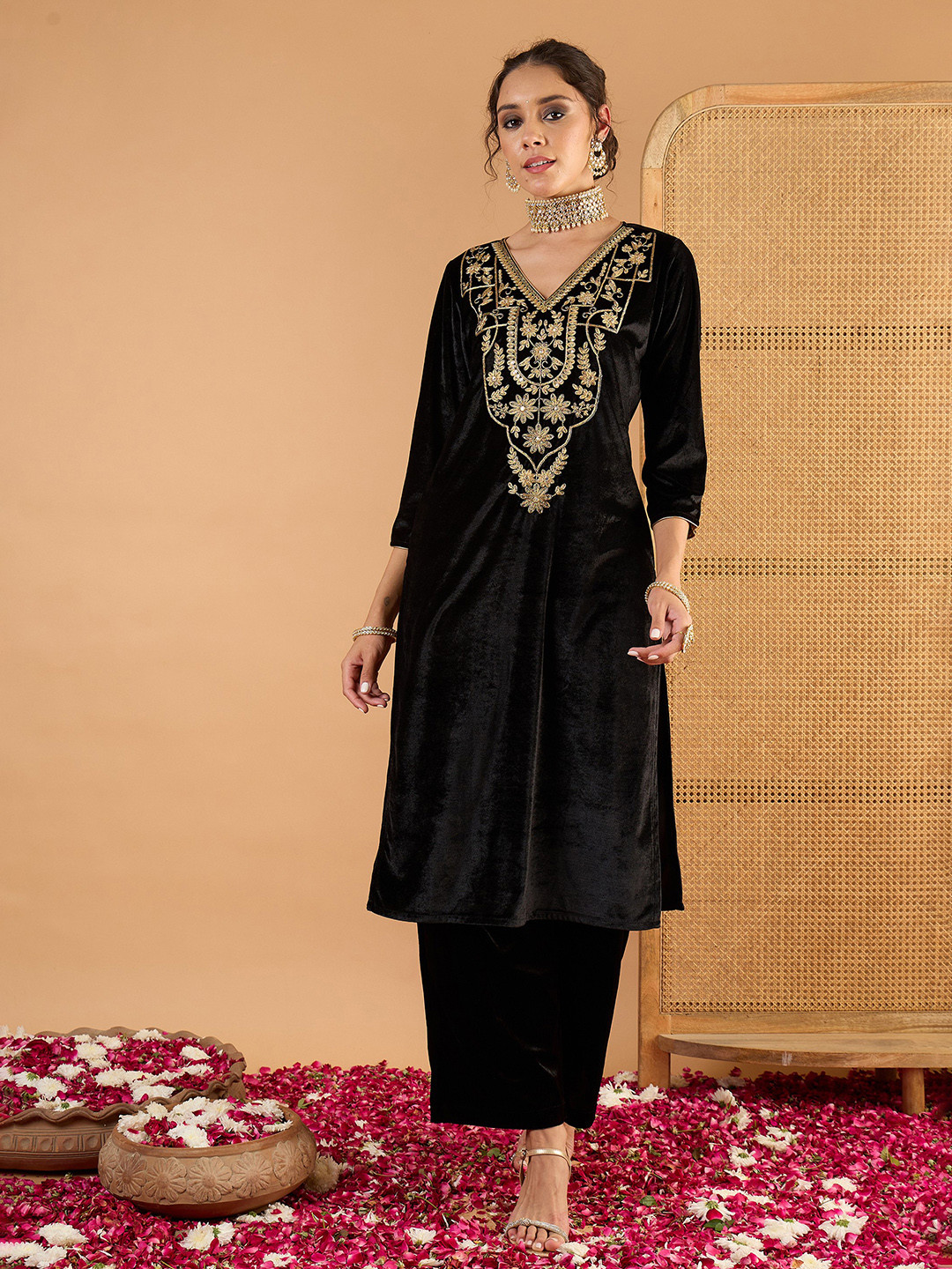 Shae by SASSAFRAS Ethnic Motifs Embroidered Round Neck Regular Zari Kurta With Palazzos