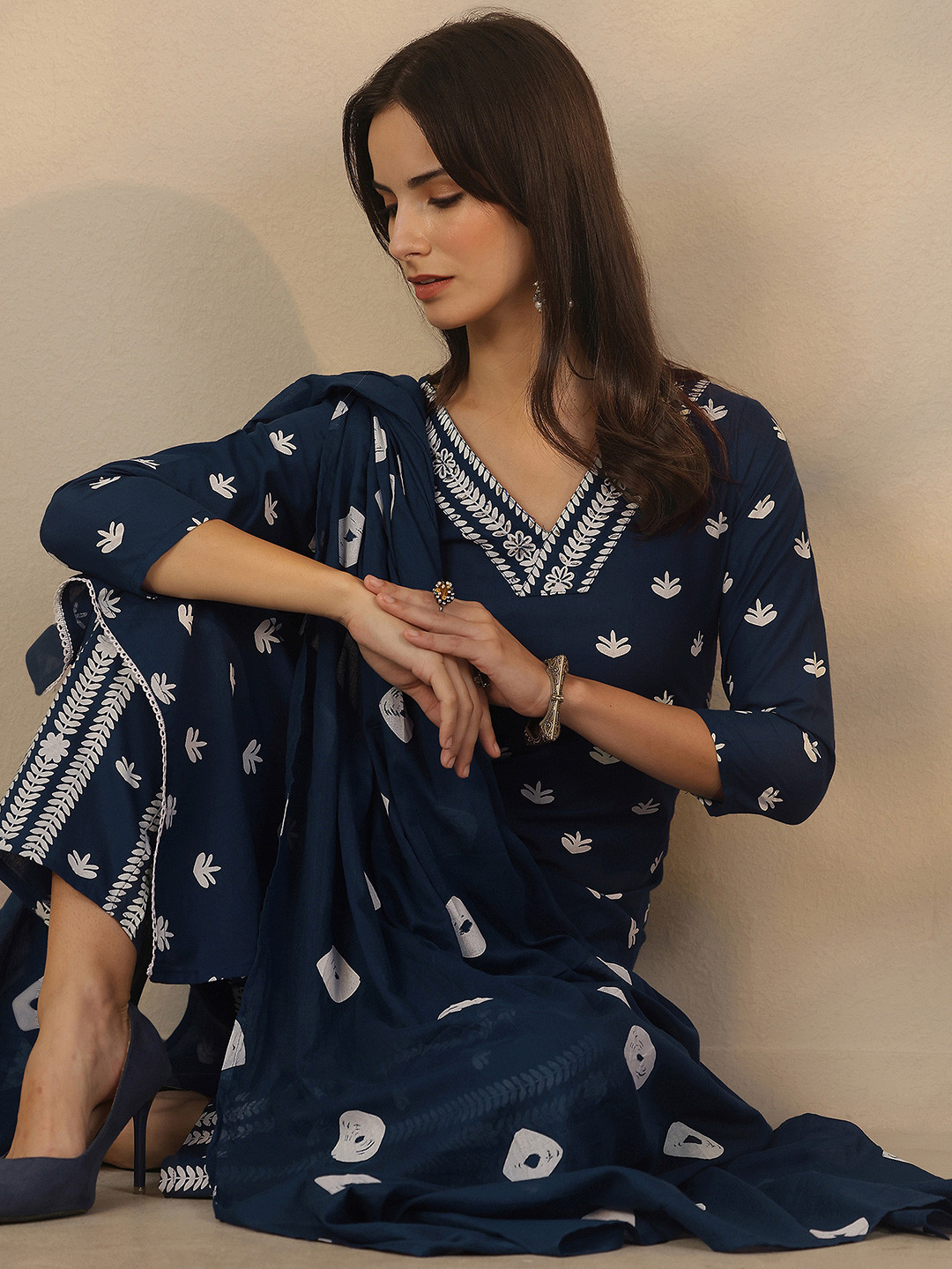 Libas Women Ethnic Motifs Printed Regular Kurta with Trousers & With Dupatta