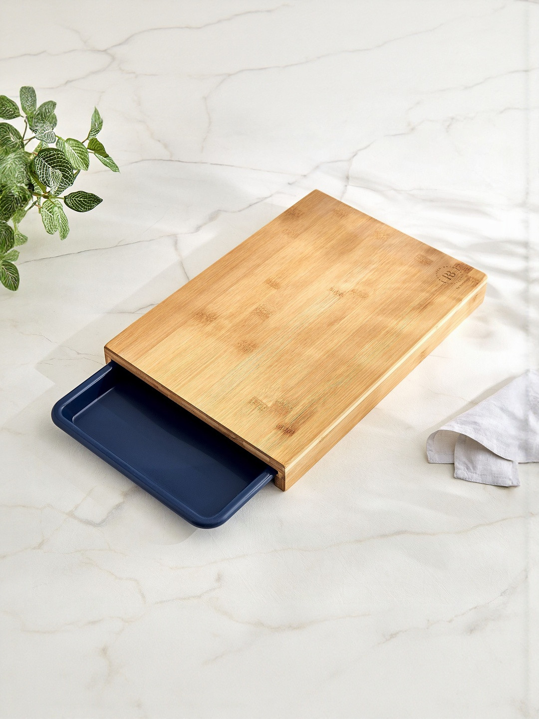 Home Centre Regal Luxe Edulis Brown Bamboo Chopping Board with Tray