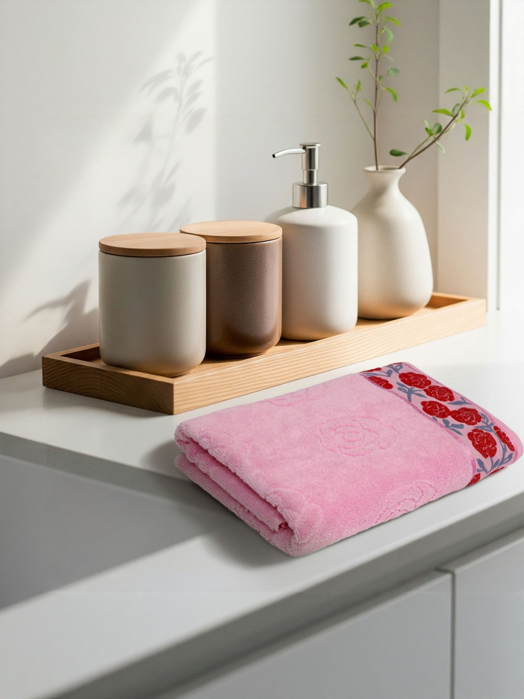 LIBERTY TOWELS Pink & Red 1 Printed 450 GSM Bath Towel