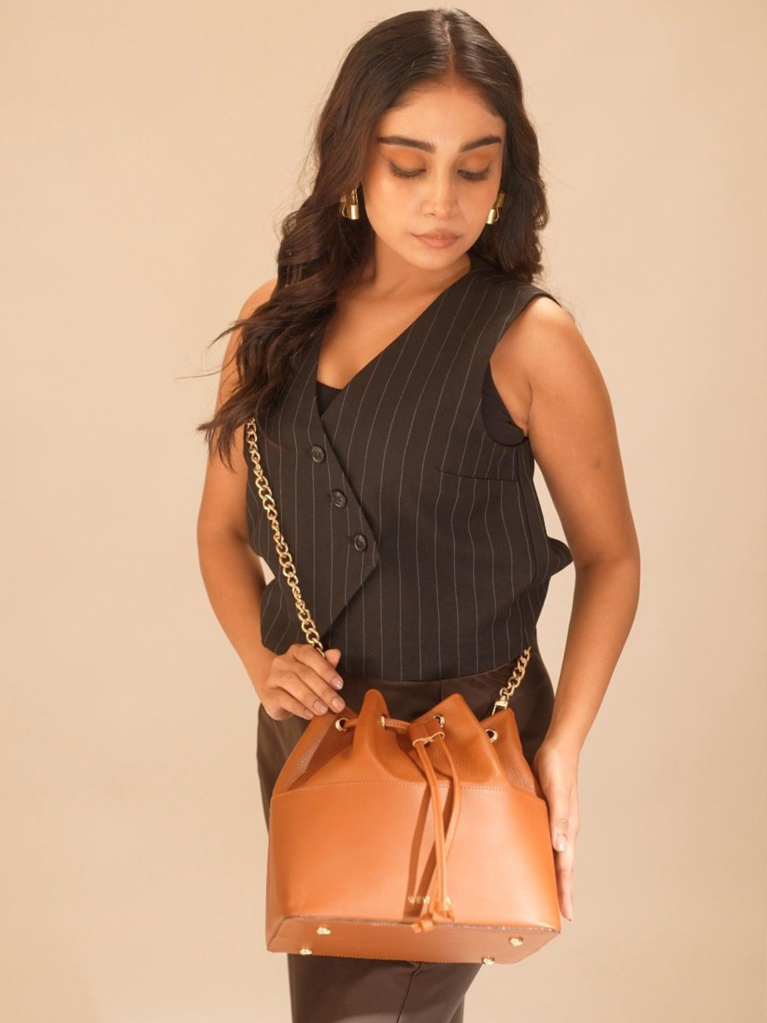 WESTORIA V Leather Bucket Shoulder Bag with Applique